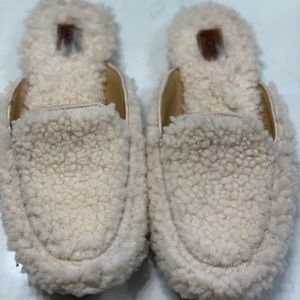 UGG SHEEPSKIN MULES SLIDE LOAFERS SLIPPERS size 8